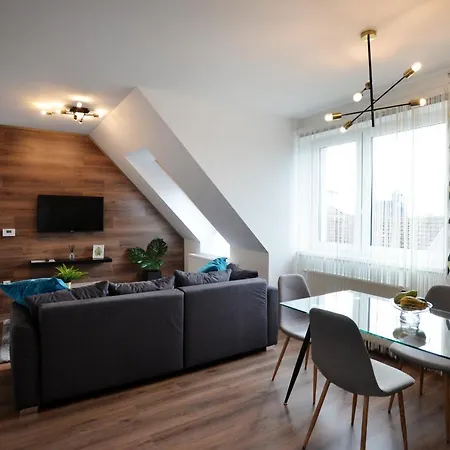 One Luxury Apartamento Eger