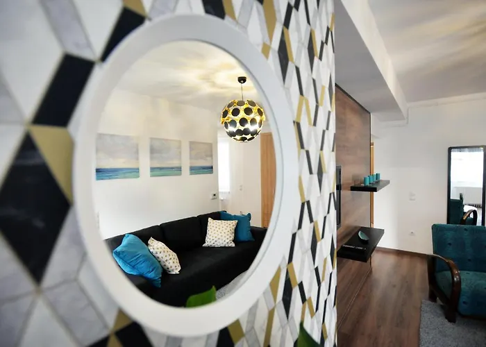 One Luxury Έγκερ